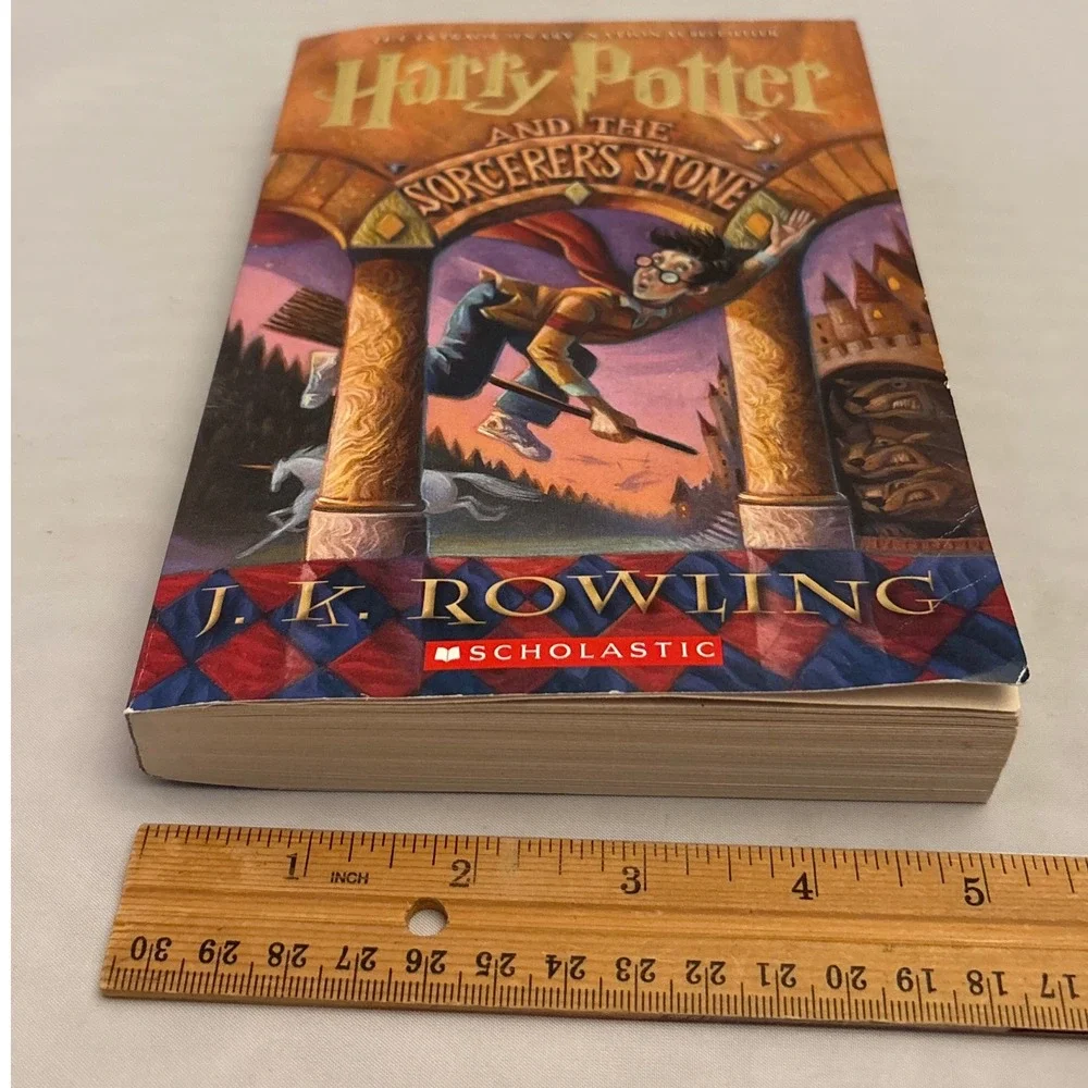 Harry Potter and the Sorcerers Stone J K Rowling Scholastic‎ Paperback Book